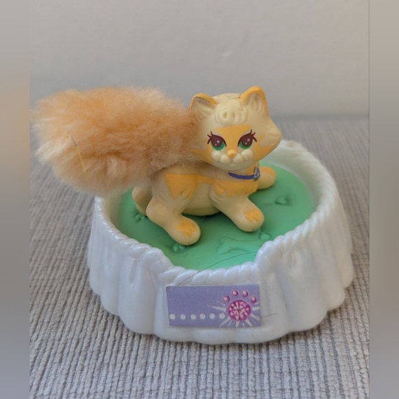 Vintage Pet Shop Kitty with Fluffy Tail - Picture 2 of 2